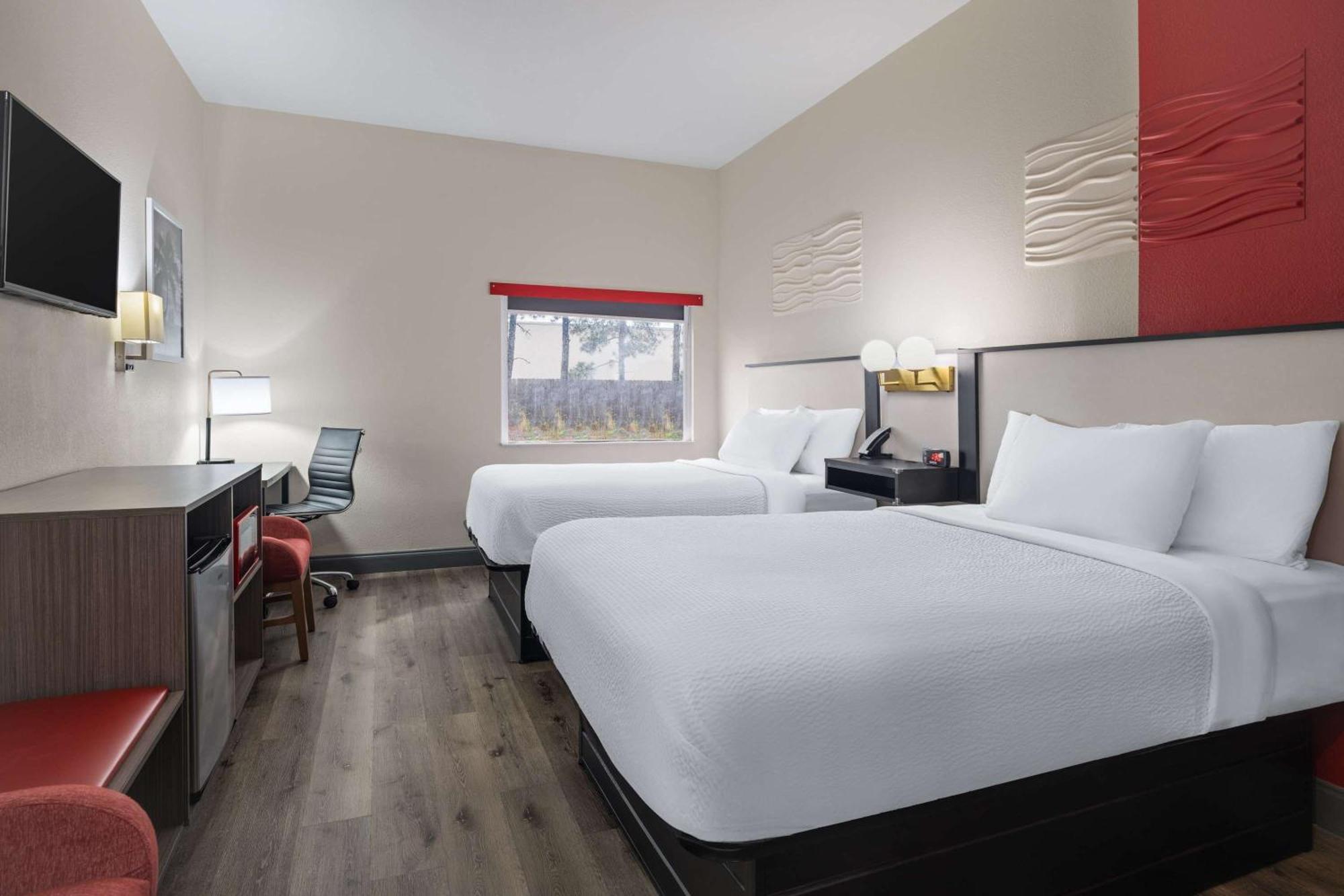 Ramada By Wyndham Locust Grove Hotel Exterior photo